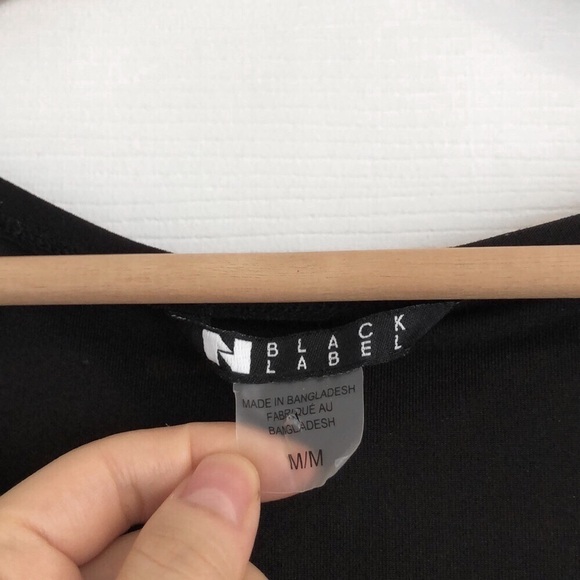 Peter Nygard tank top - Picture 3 of 4